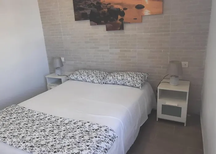 Puerto Del Carmen, Near Beach, Fast Wifi, Pool Apartment